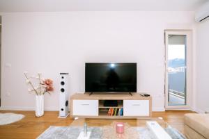 Eastside Apartment Bar