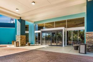 Clarion Inn & Suites Florence - Darlington