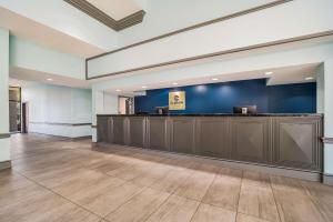 Clarion Inn & Suites Florence - Darlington