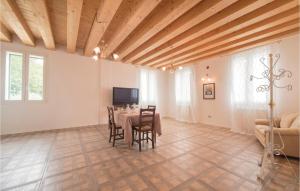 Amazing apartment in Valnogaredo PD with 3 Bedrooms WiFi and Outdoor swimming pool