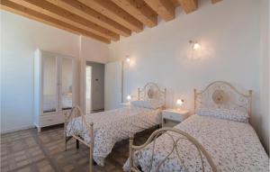 Amazing Apartment In Valnogaredo Pd