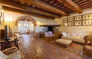 Stunning Home In Tolentino