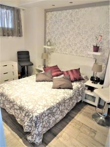 Sunset apartment with sea view and free WIFI in the heart of Las Americas