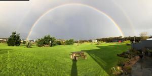 Thistledown Lodge! 5 minutes from beach! Free cancellation!