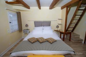 Hotels Logis Auberge Le Colombien : photos des chambres