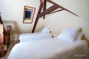 Hotels Logis Auberge Le Colombien : Chambre Quadruple