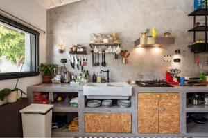 Karteros House 1300meters from the beach!