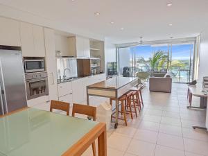 Blue on Blue Apartment 932