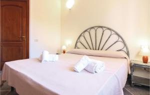 2 Bedroom Lovely Home In Ca- img13