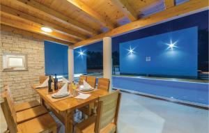 Two-Bedroom Apartment In Verunic