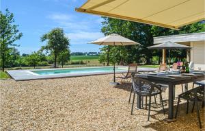 Maisons de vacances 4 Bedroom Gorgeous Home In , Saint Rmy : photos des chambres