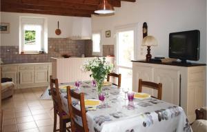 Maisons de vacances Nice home in Lzardrieux with 3 Bedrooms and WiFi : photos des chambres