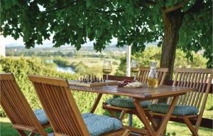 Amazing Home In Bajagic With Wifi 