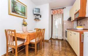 Stunning Apartment In Malinska With 2 Bedrooms And Wifi