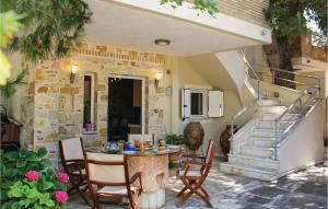 Amazing Home In Artemida With Kitchen