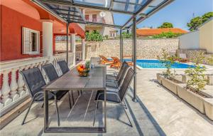 Amazing Home In Pula With 3 Bedrooms, Wifi And Outdoor Swimming Pool