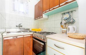 Nice Apartment In Lokva Rogoznica With Kitchen