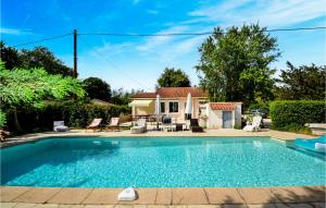 Amazing home in La Seyne Sur Mer with 3 Bedrooms, WiFi and Outdoor swimming pool