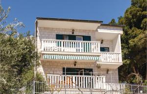 Beautiful Home In Marusici With 2 Bedrooms, Jacuzzi And Wifi