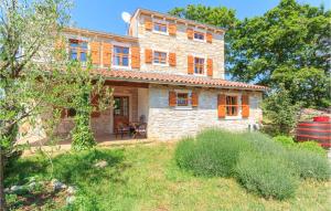 Amazing Home In Boduleri With 4 Bedrooms, Wifi And Outdoor Swimming Pool