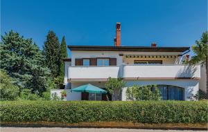 Amazing Apartment In Novigrad With Wifi