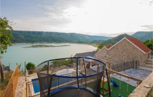 Gorgeous Home In Ricice With Lake View