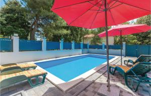 Awesome Home In Pakostane With 4 Bedrooms, Wifi And Outdoor Swimming Pool