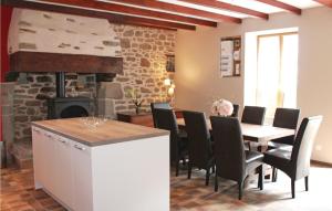 Maisons de vacances Amazing home in Pleudihen sur Rance with 3 Bedrooms and WiFi : photos des chambres