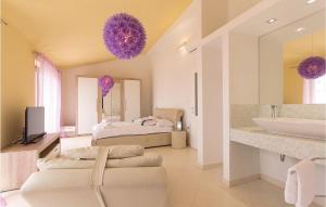 4 Bedroom Cozy Home In Vodnjan