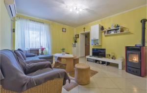 Amazing Home In Galizana With 2 Bedrooms And Wifi