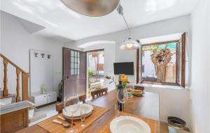 1 Bedroom Beautiful Home In Funtana