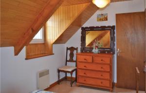 Maisons de vacances Nice home in Quemper Guznnec with 2 Bedrooms and WiFi : photos des chambres