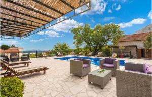 Stunning Home In Orebic With 4 Bedrooms, Jacuzzi And Outdoor Swimming Pool