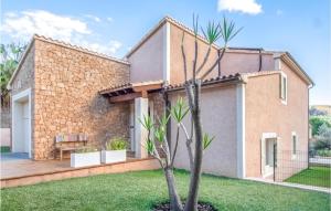 Lovely Home In Mallorca With Wifi