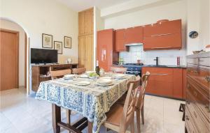 Gorgeous Apartment In Castellabate Sa