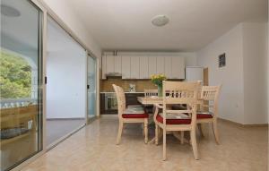 Amazing Apartment In Prigradica With 3 Bedrooms And Wifi