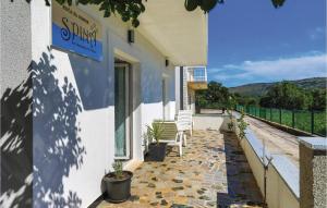 Three-Bedroom Holiday Home Poljica With Sea View 07