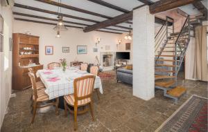 Four-Bedroom Holiday Home In Vrsar