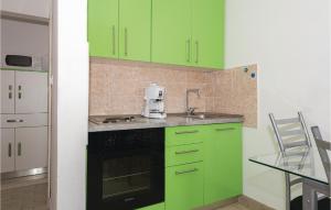 Two-Bedroom Apartment In Rogoznica