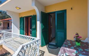 Two-Bedroom Apartment In Rogoznica