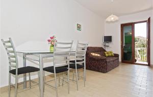 Two-Bedroom Apartment In Rogoznica