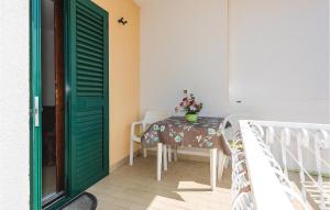 Two-Bedroom Apartment In Rogoznica