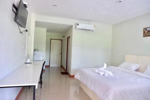 โรงแรมคอมม่อนเวลธ์ Commonwealth Hotel&Resort