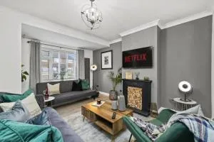 Stunning 2-bedroom house with free parking & WiFi - 查塔姆