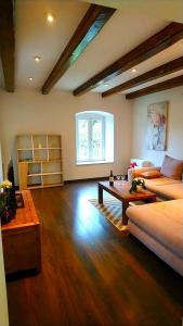 Lili Mar, 2-bedroom apartment with private parking 