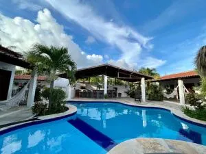 Pousada Califórnia Tia Lia - 帕拉库鲁