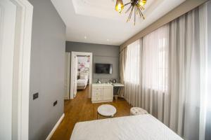 Family Room with Balcony room in Royal Tophane