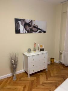 New Oldtown Apartment near St Martin Cathedral, AC, Balcony