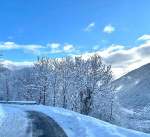 Maisons de vacances Alpine Chalet with Hot Tub & dog friendly : photos des chambres