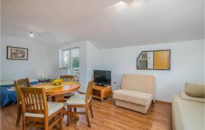 Cozy Apartment In Malinska Dubasnica